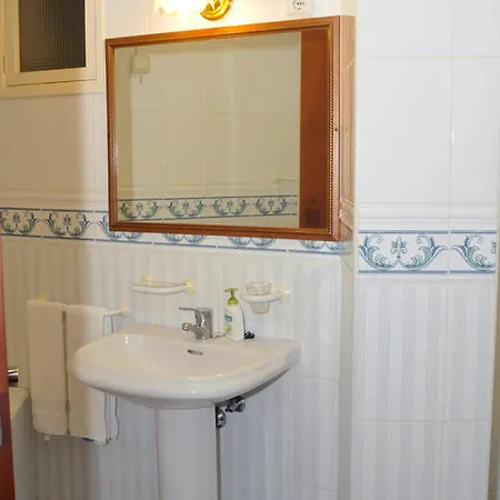 Reno شقة فندقية